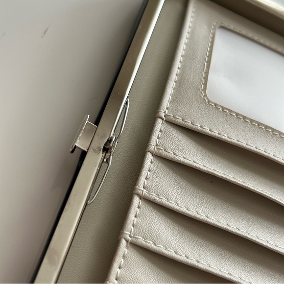 B&W Iconic Vogue Covers clutch - Picture 9 of 12